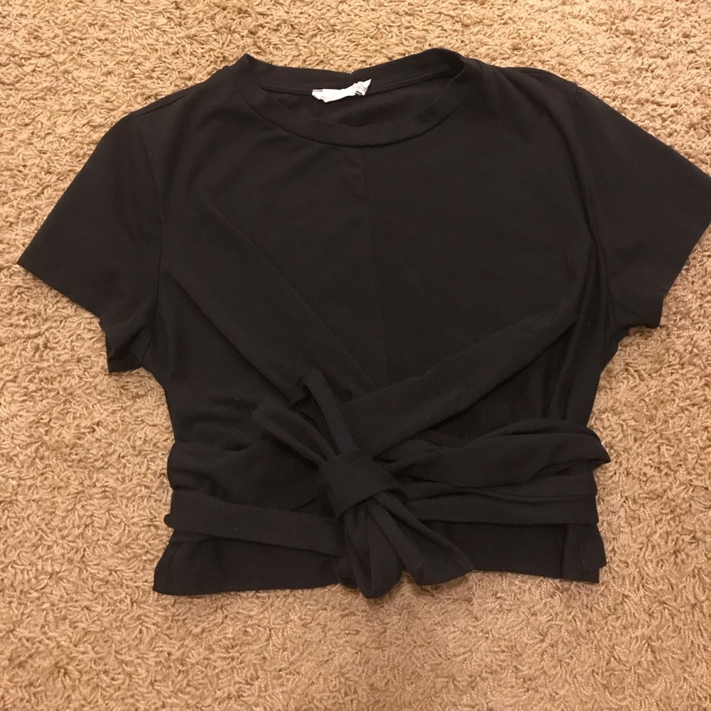 Lush black wrap around top Sz M